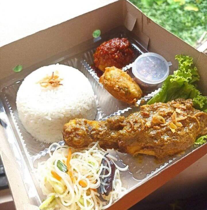 (082226001128) UTRIE Snack Catering Katering Nasi Kotak di Solo Surakarta, menerima pesanan snack kotak atau snack box Daily Catering atau catering hariran untuk Perusahaan Karyawan kantor pabrik